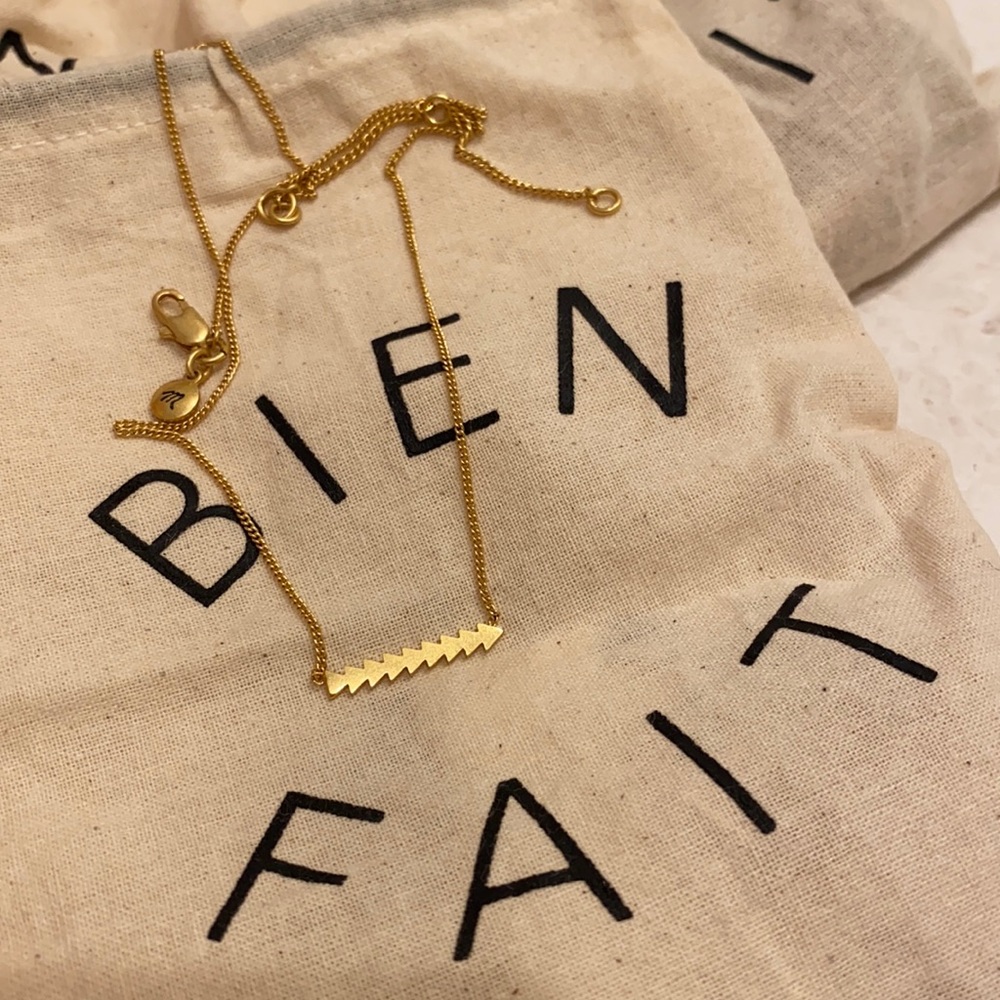 NEW Madewell Gold Delicate Arrow Bar Adjustable Pendant Necklace SOLD OUT
